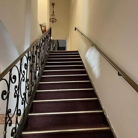 17 Hotel